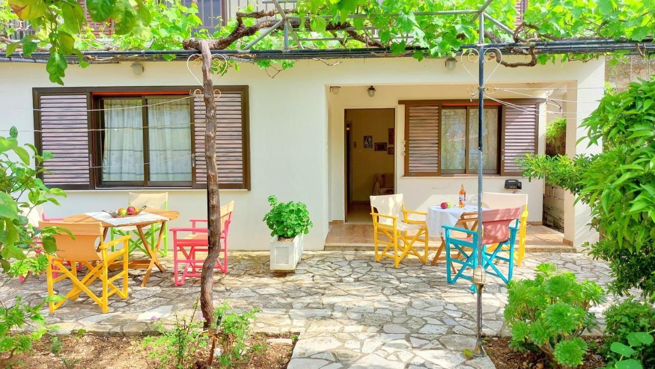 Lourantos Studios & Apartments Vathy  Dış mekan fotoğraf