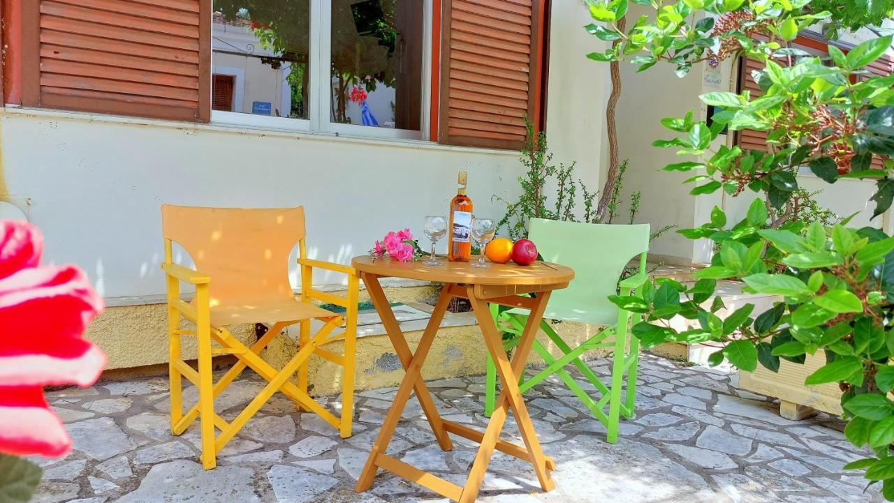 Lourantos Studios & Apartments Vathy  Dış mekan fotoğraf